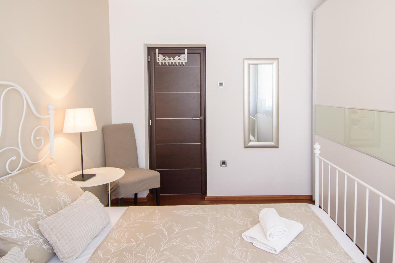 Apartment Stefi ポレッチ エクステリア 写真